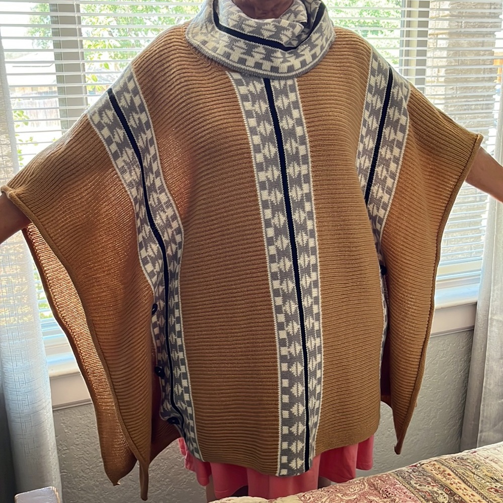 Sweater - Picture 4 of 4